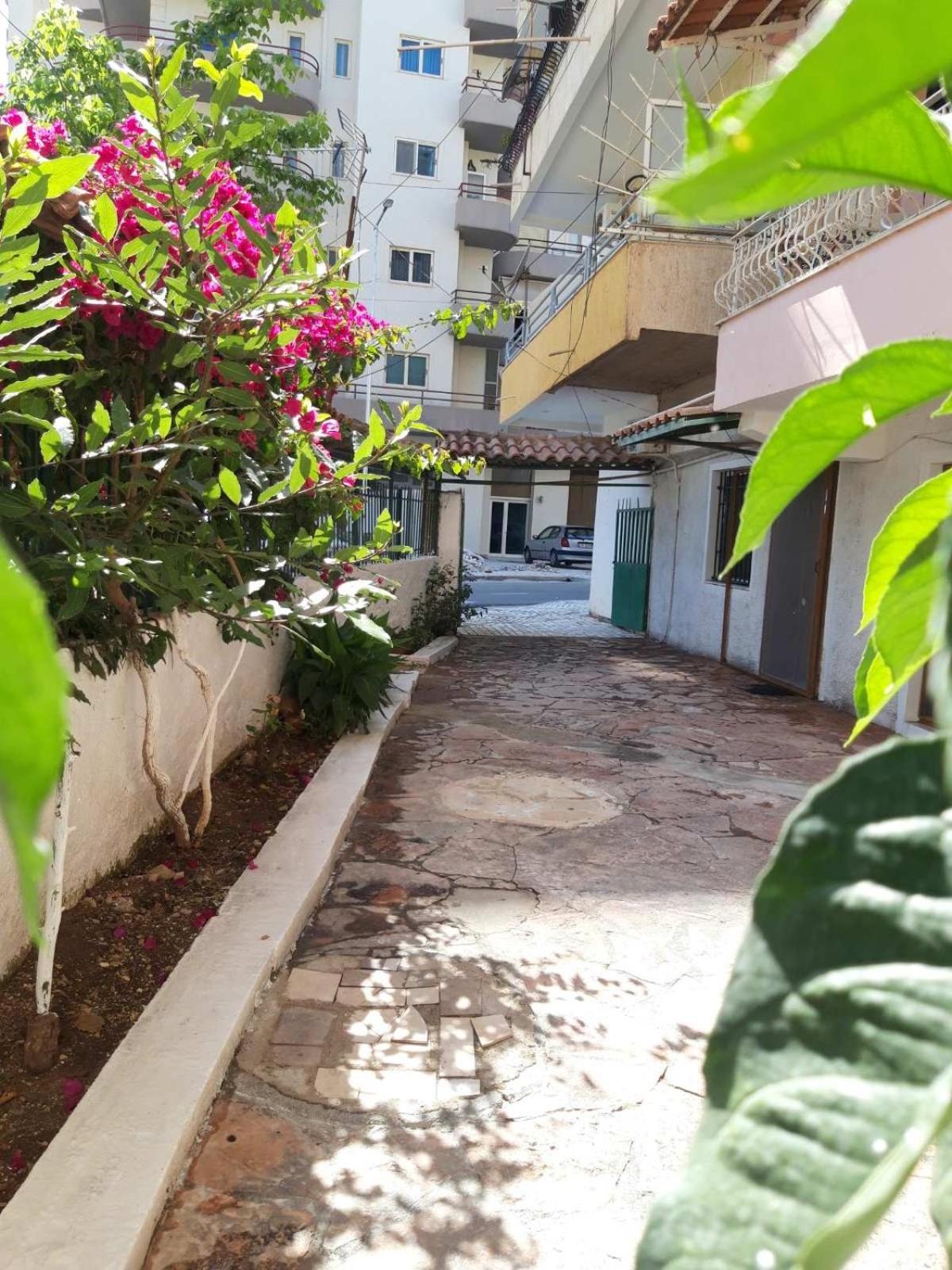 Gogo'S Sea Side Apartment Sarande Exterior photo