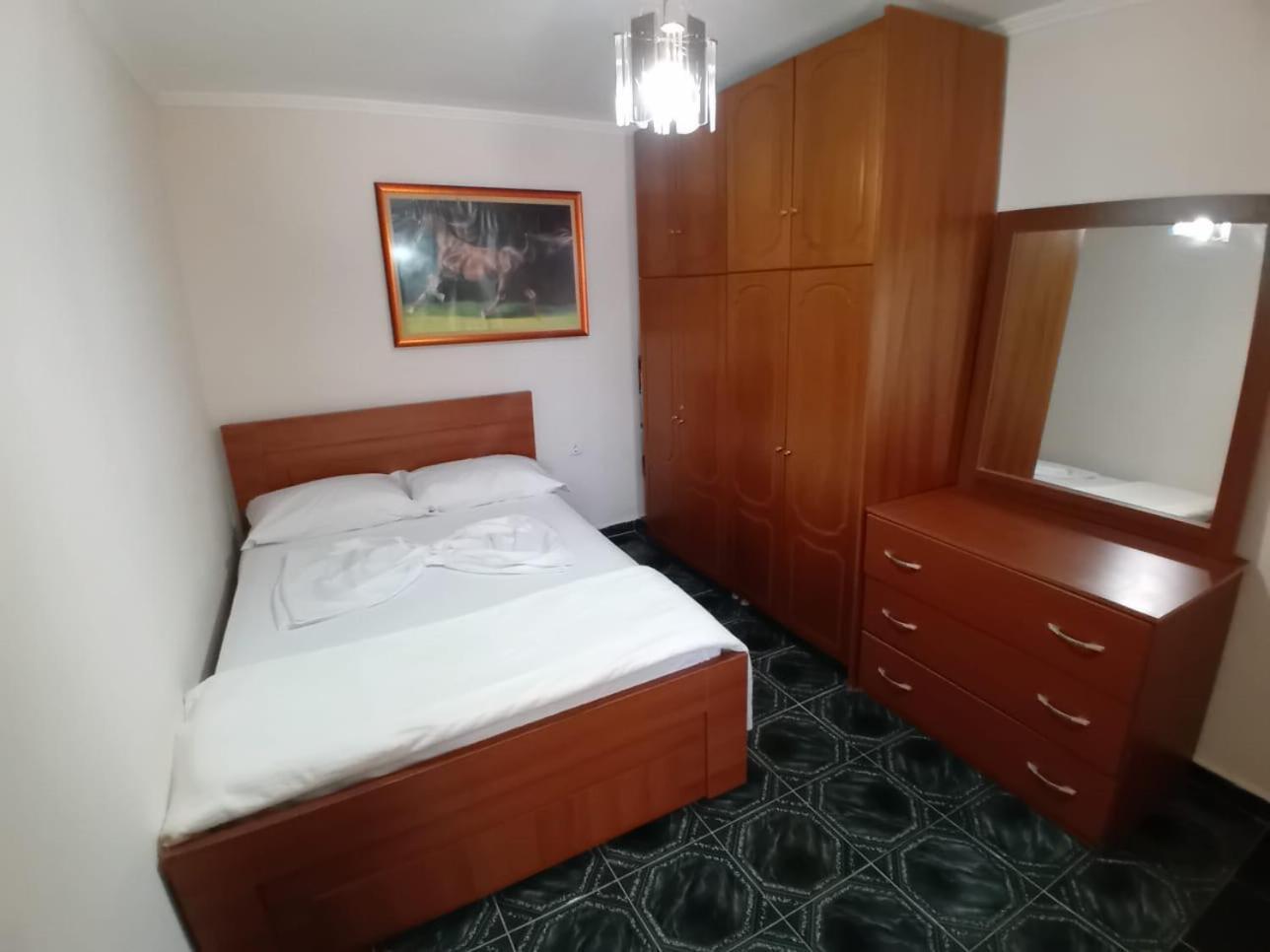 Gogo'S Sea Side Apartment Sarande Exterior photo
